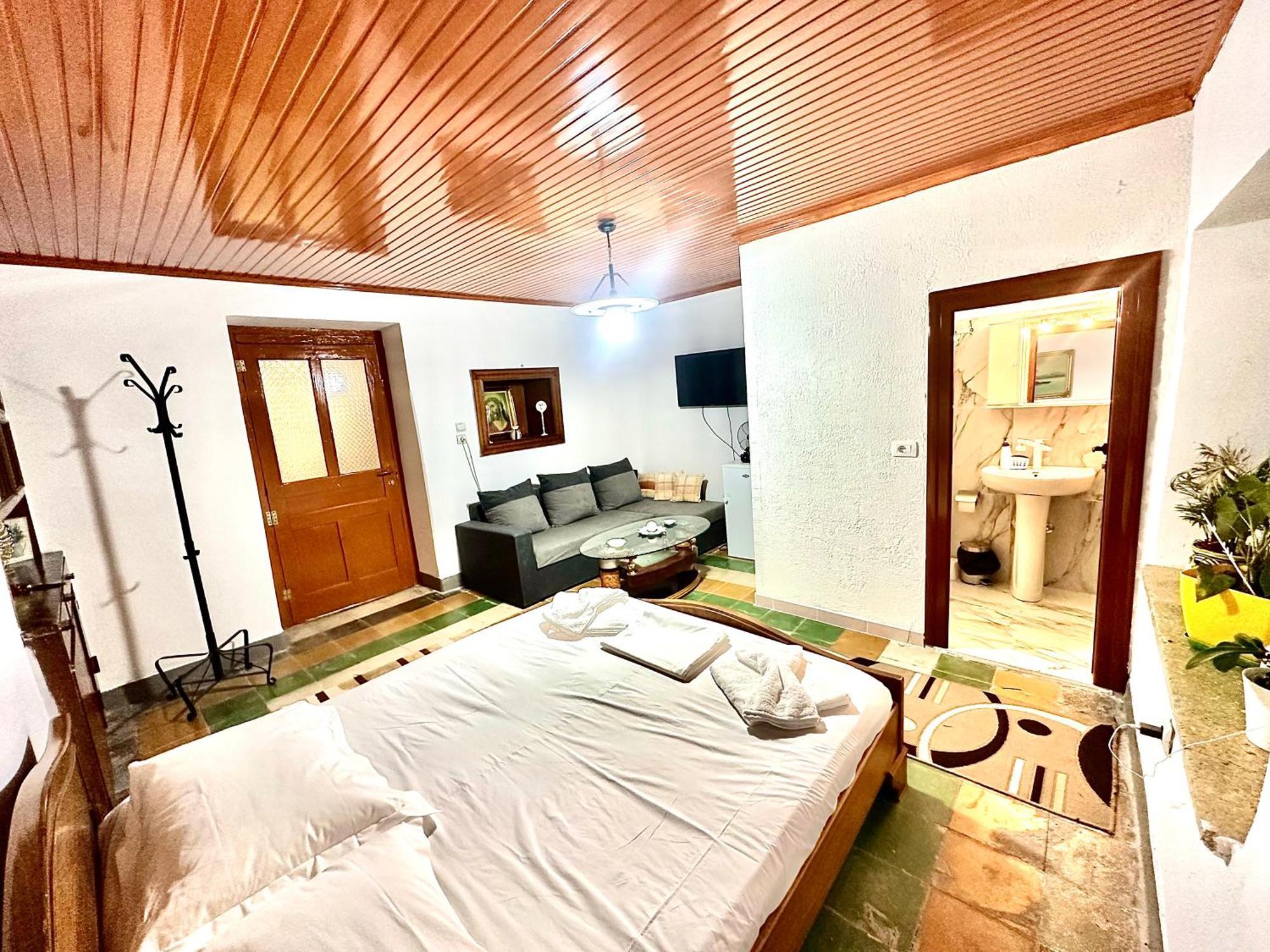 Grandpas House Hotell Gjirokastër Exteriör bild