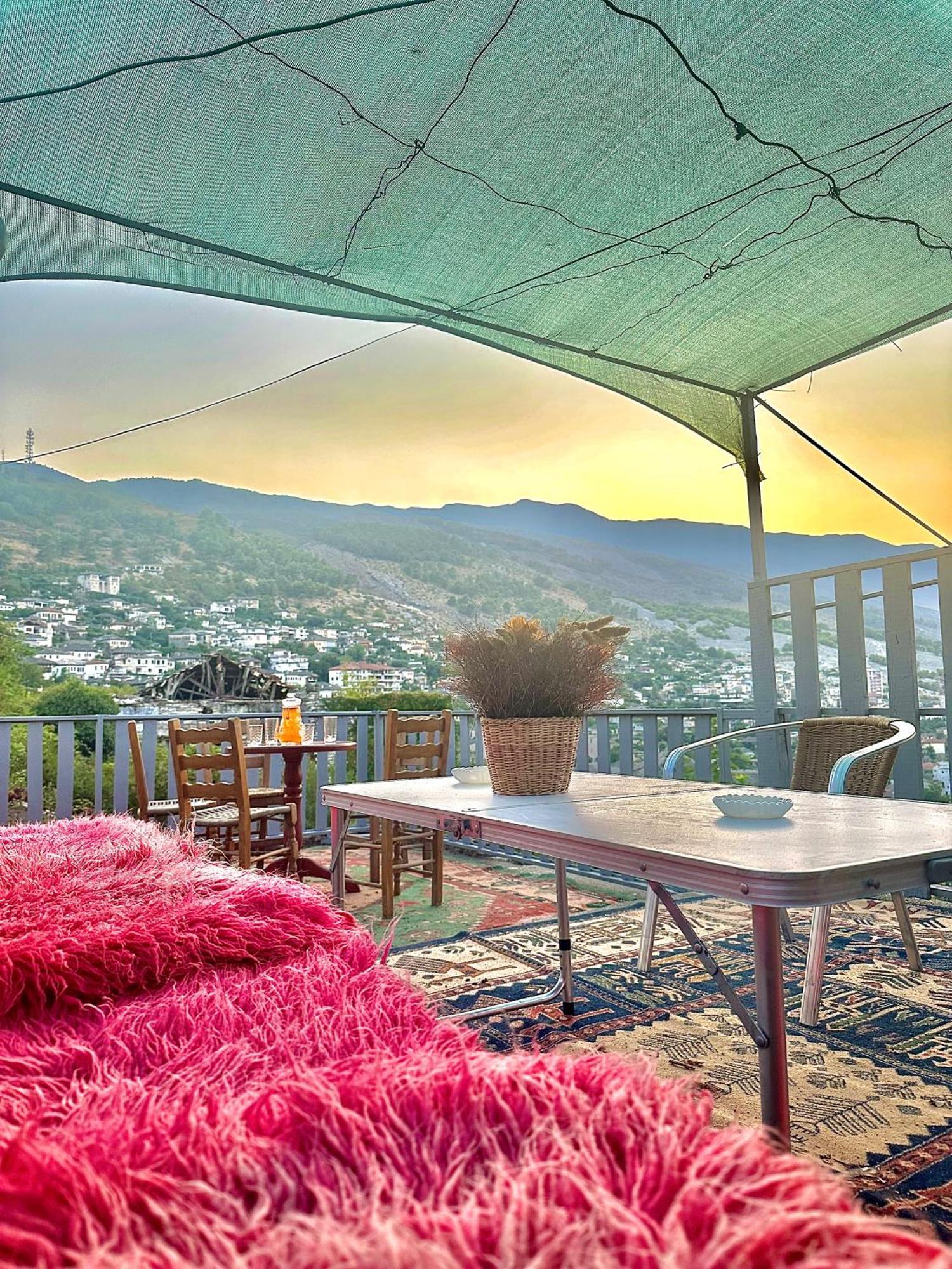 Grandpas House Hotell Gjirokastër Exteriör bild