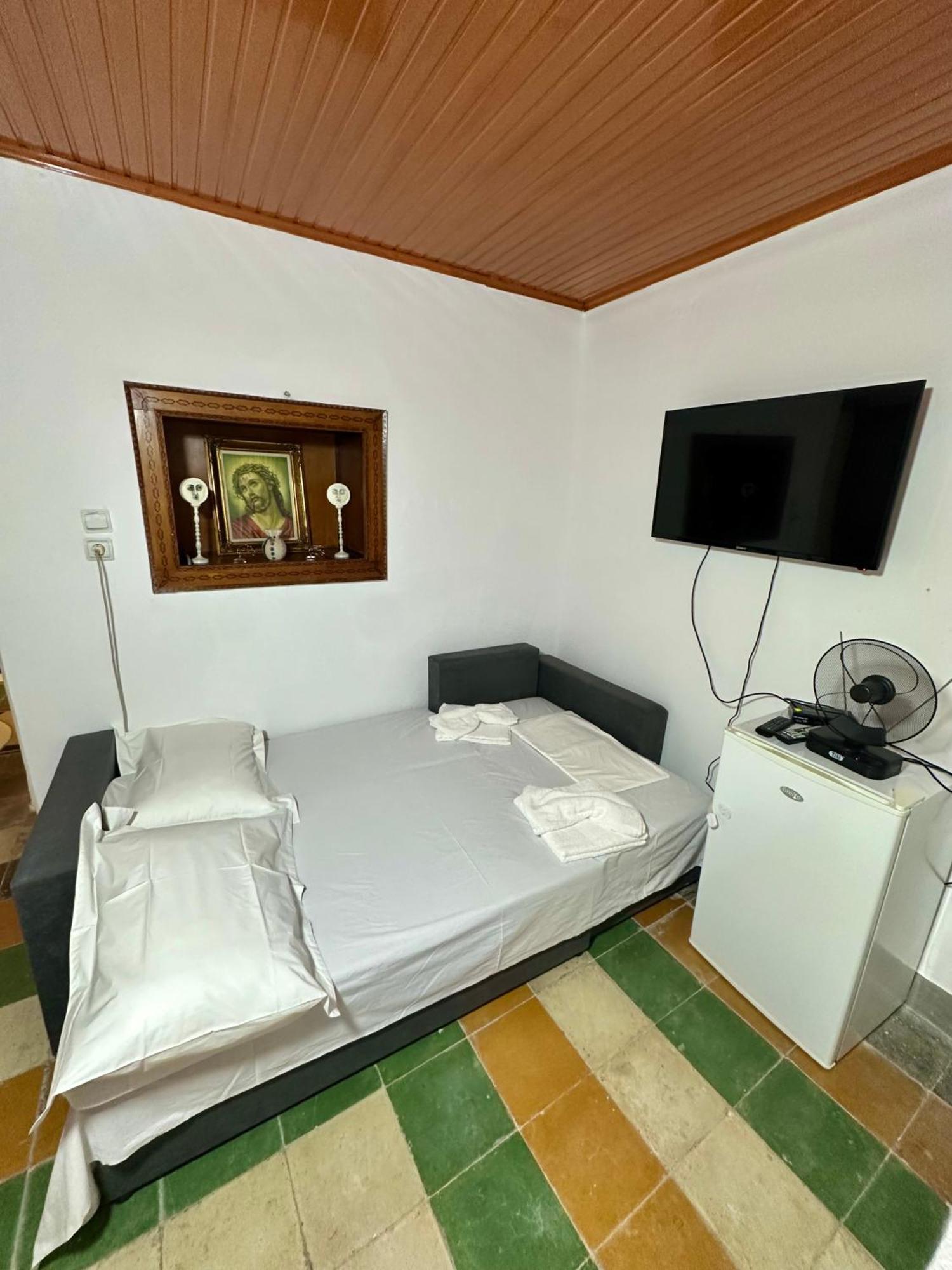 Grandpas House Hotell Gjirokastër Exteriör bild