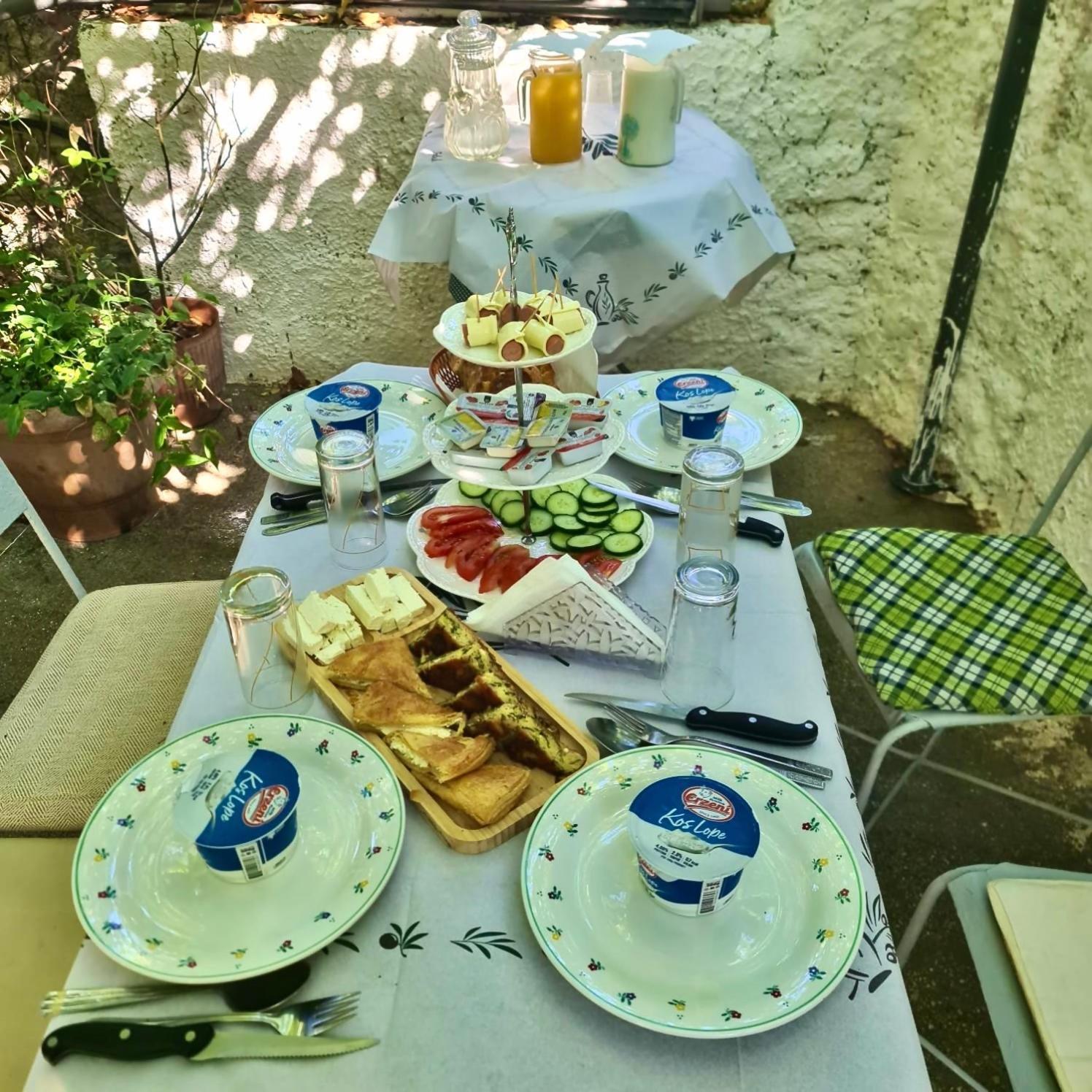 Grandpas House Hotell Gjirokastër Exteriör bild